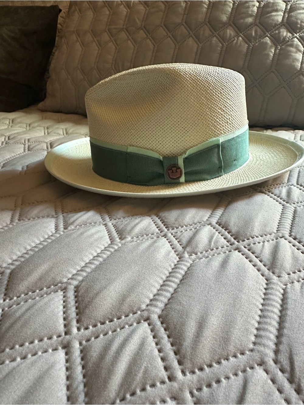 Goorin Bros Cream Straw Fedora with Green Band and Metal Pin
